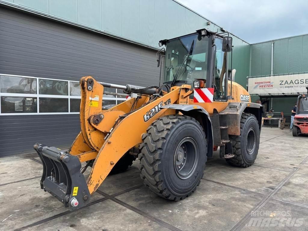 CASE 621F XR Фронтальні навантажувачі