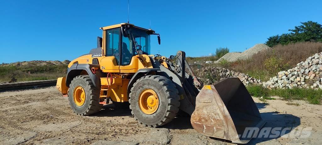 Volvo L 120 H Фронтальні навантажувачі