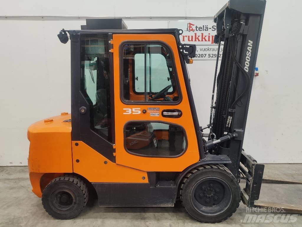 Doosan D 35 C-7 Дизельні навантажувачі