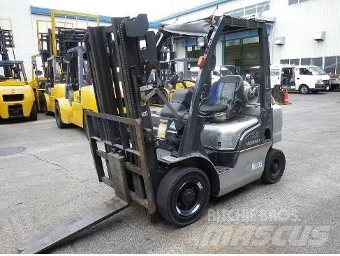 Nissan PL02A20D Газові навантажувачі