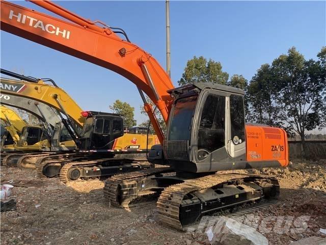 Hitachi ZX200 Гусеничні екскаватори