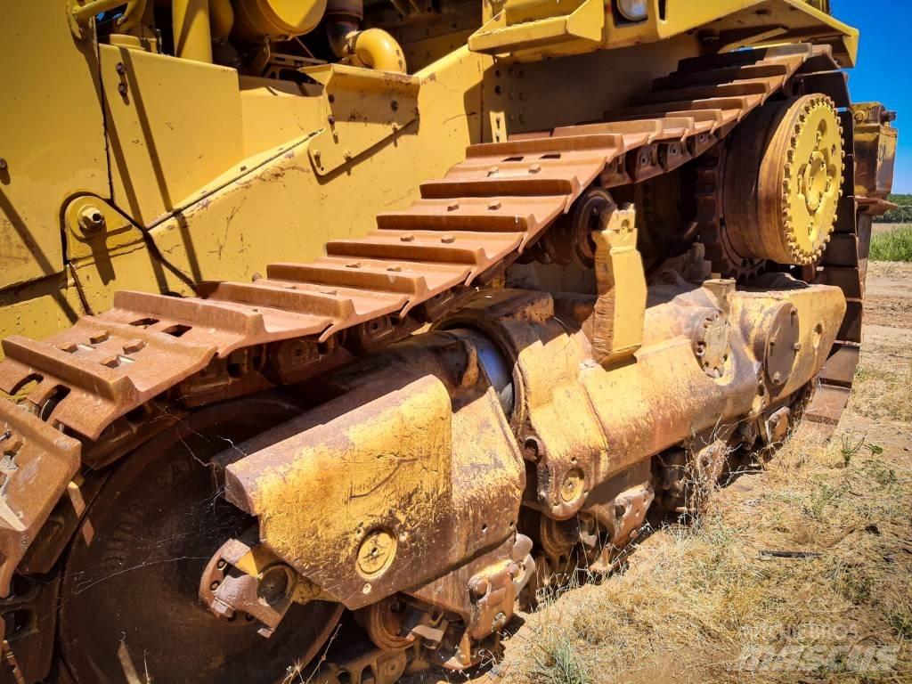 CAT D10 Гусеничні бульдозери