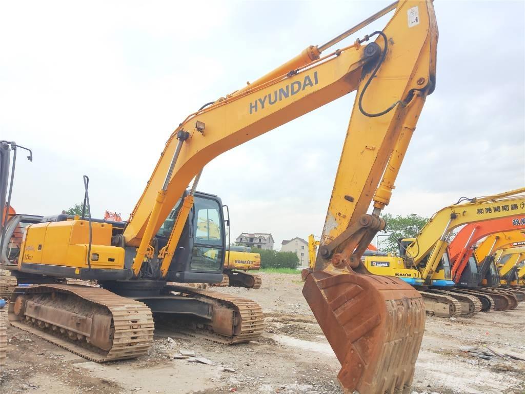 Hyundai R225LC-7 Гусеничні екскаватори