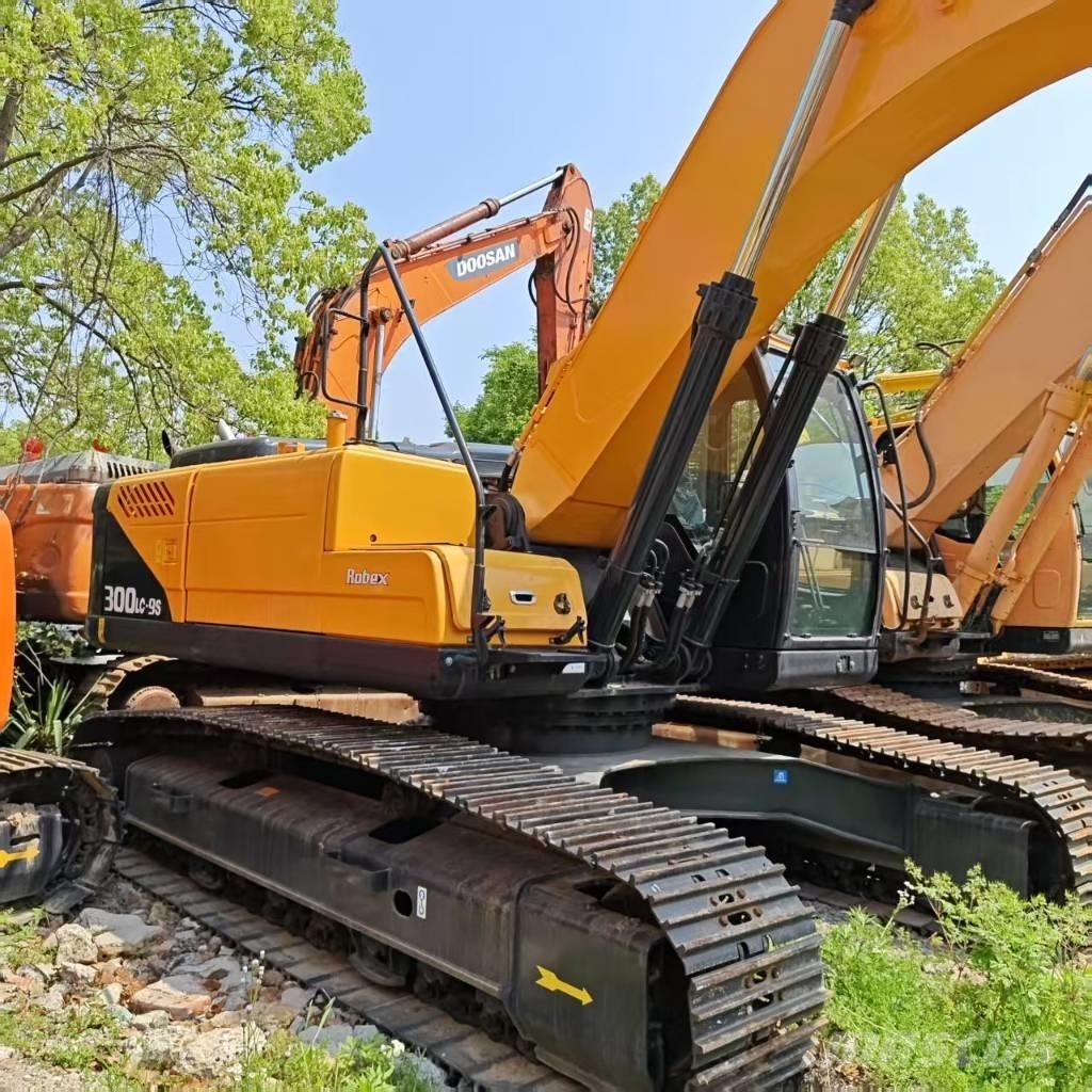 Hyundai R300LC-9S Гусеничні екскаватори