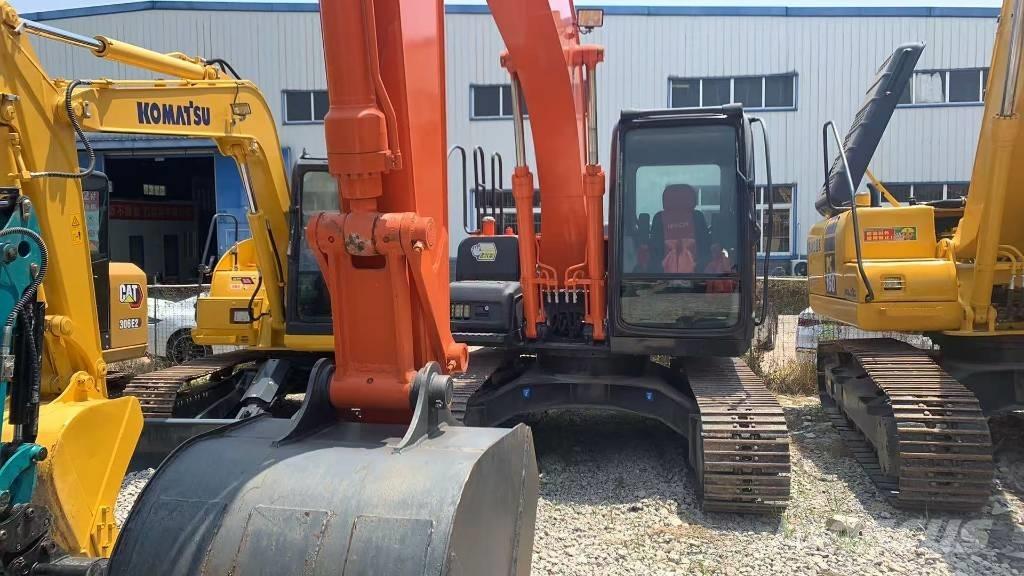 Hitachi Zaxis 120 Гусеничні екскаватори