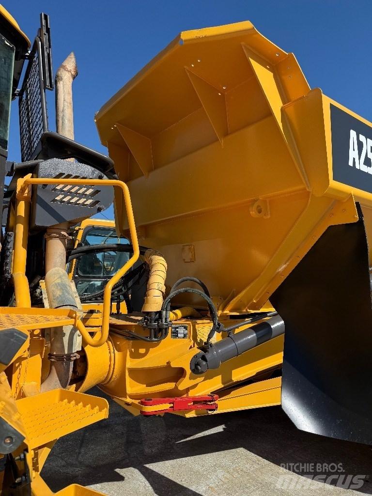 Volvo A25D Зчленовані самоскиди