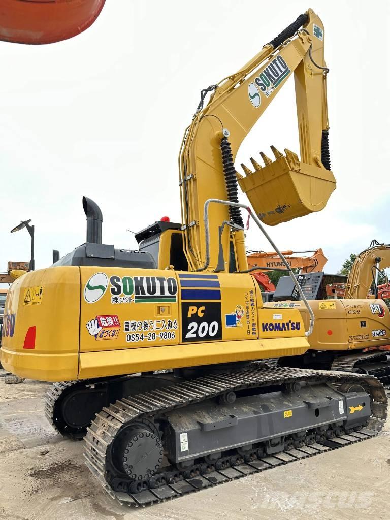 Komatsu PC200-8 Гусеничні екскаватори