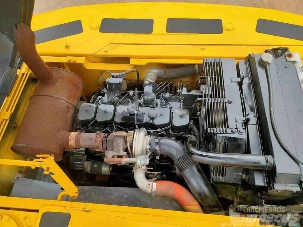 Komatsu pc220-7 Гусеничні екскаватори