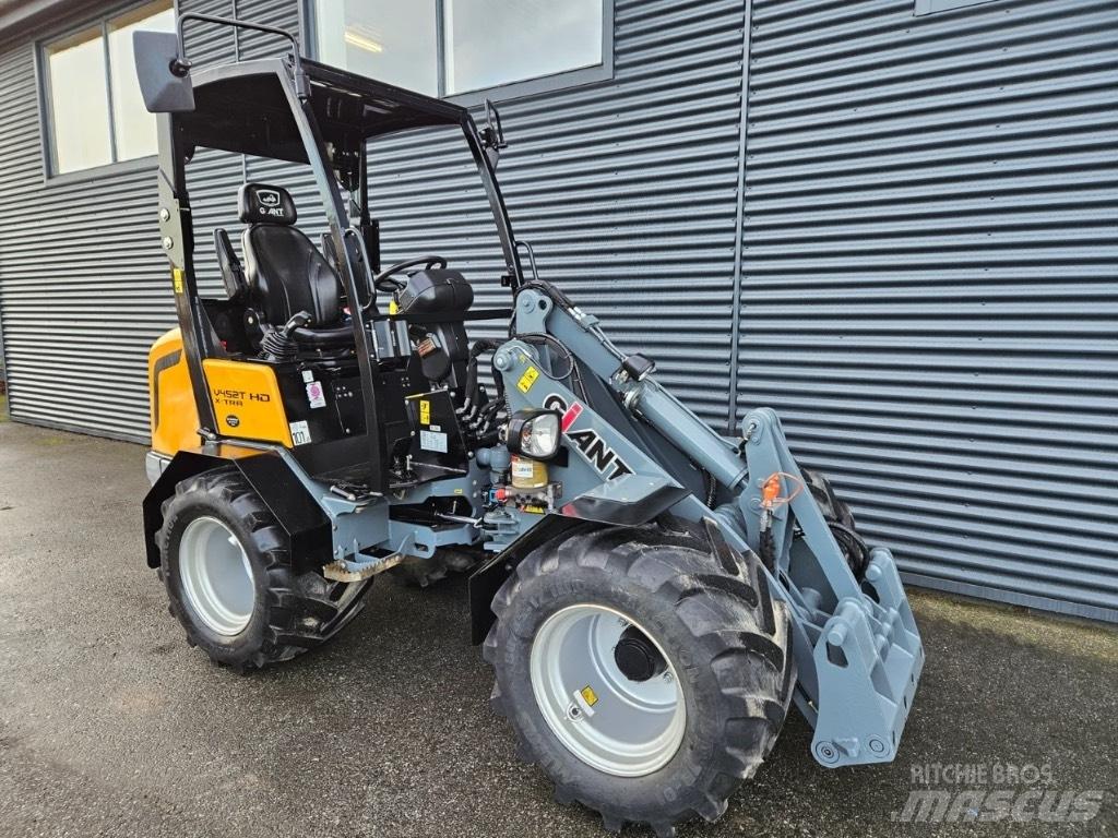GiANT v452t hd xtra Малі навантажувачі