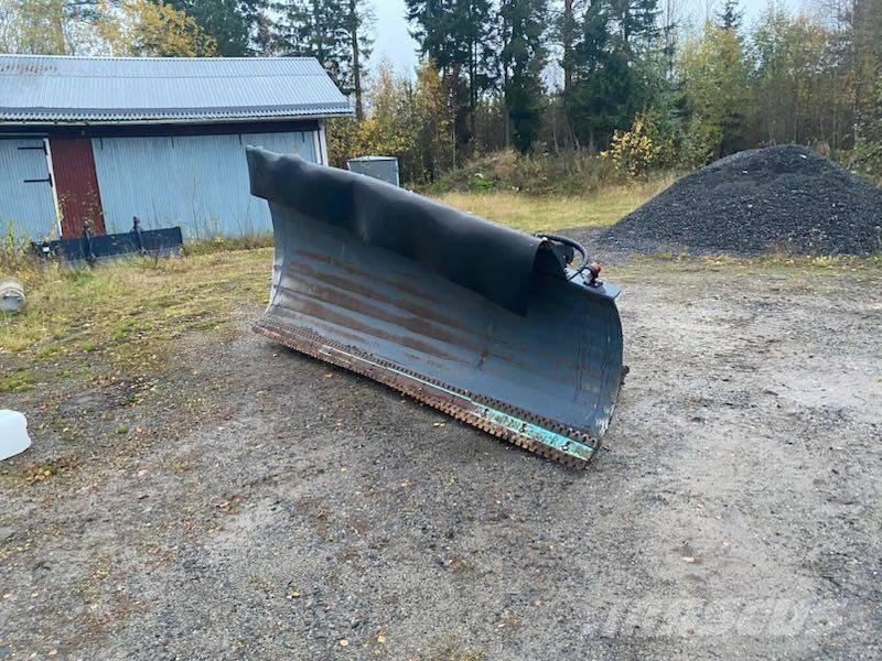 YPV Snöblad Плуги