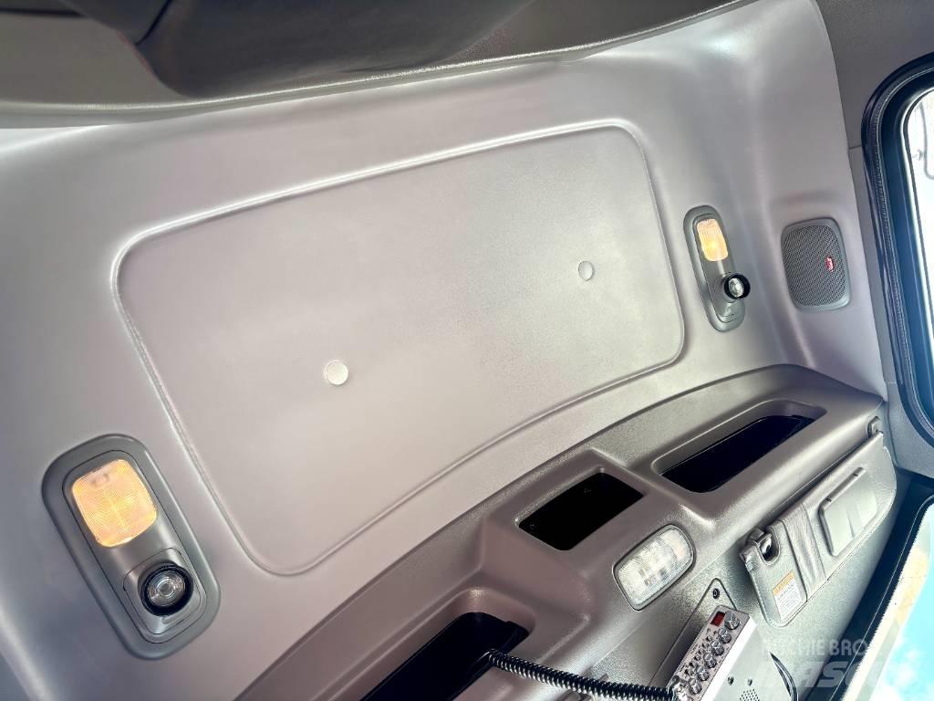 Peterbilt 389 Тягачі