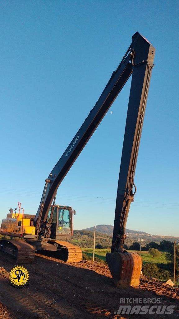 Volvo EC 250 D Гусеничні екскаватори