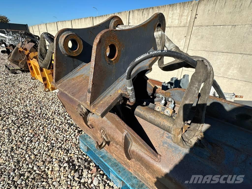 Hitachi ZX170-5B Траншейні екскаватори