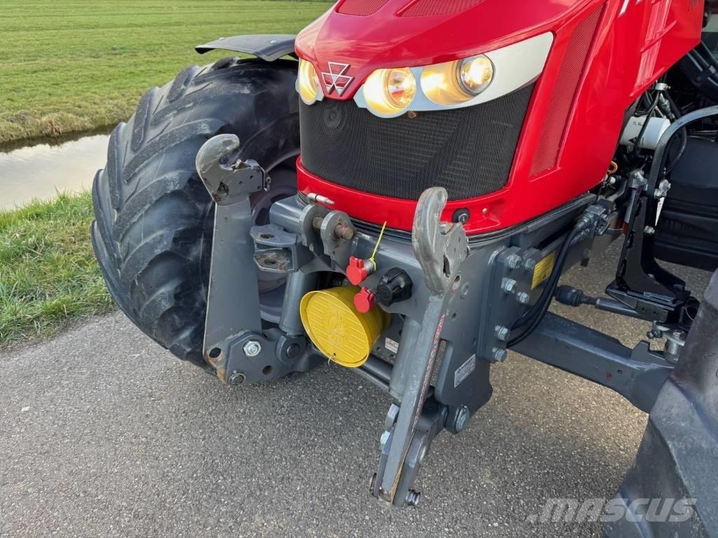 Massey Ferguson 5609 Трактори