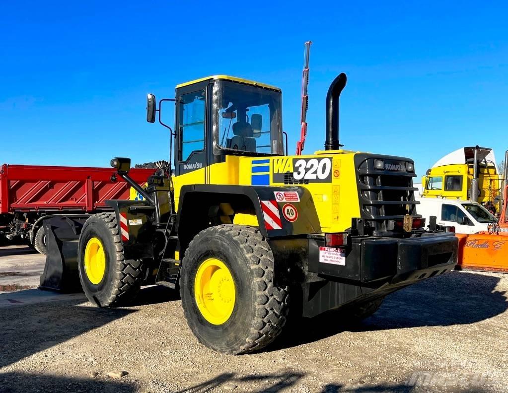 Komatsu WA 320 Фронтальні навантажувачі