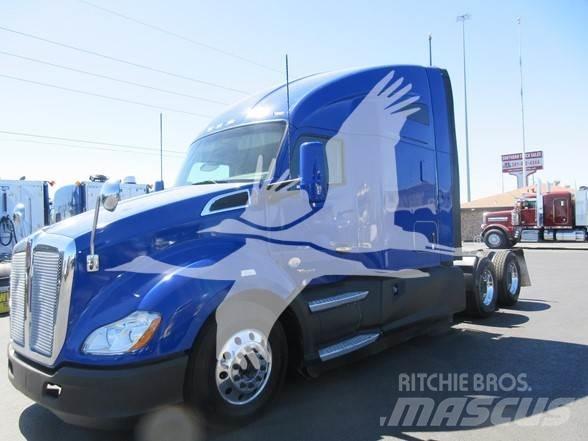 Kenworth T680 Тягачі