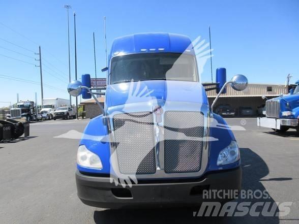Kenworth T680 Тягачі