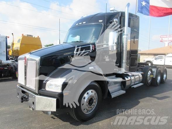 Kenworth T880 Тягачі