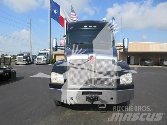 Kenworth T880 Тягачі