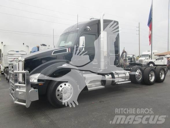 Kenworth T880 Тягачі