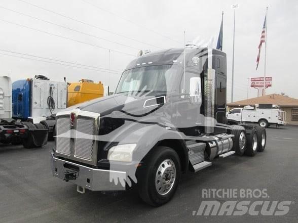 Kenworth T880 Тягачі