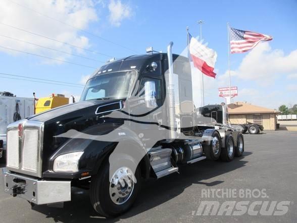 Kenworth T880 Тягачі