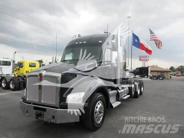 Kenworth T880 Тягачі
