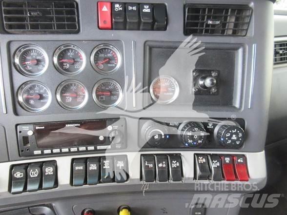 Kenworth T880 Тягачі