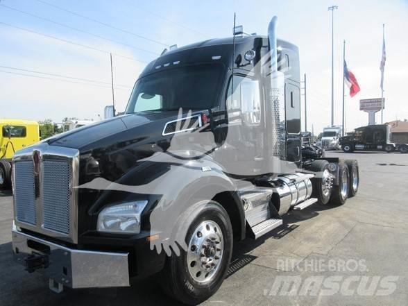 Kenworth T880 Тягачі