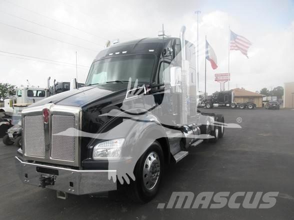 Kenworth T880 Тягачі