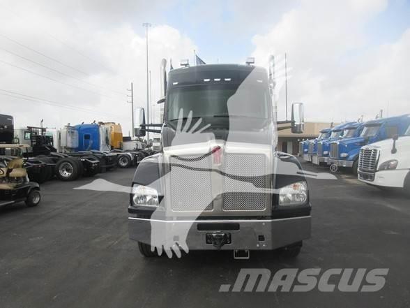 Kenworth T880 Тягачі