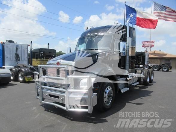 Kenworth T880 Тягачі