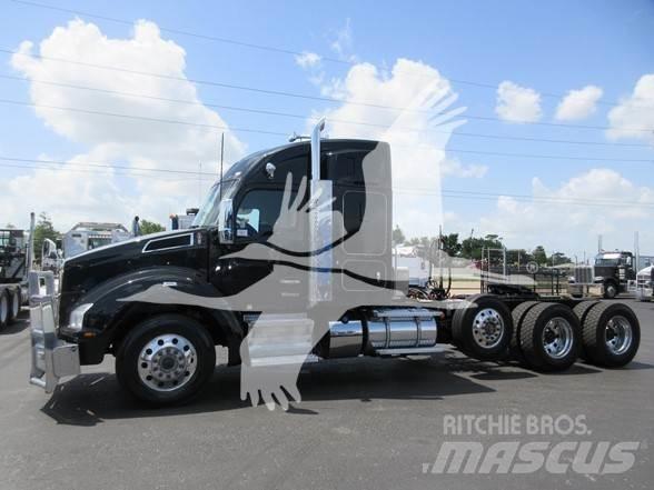 Kenworth T880 Тягачі