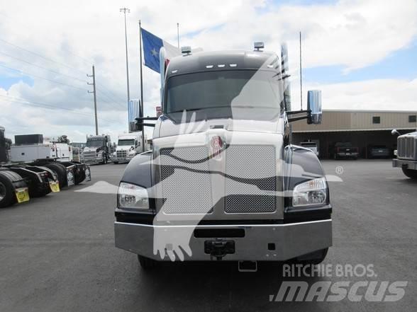 Kenworth T880 Тягачі