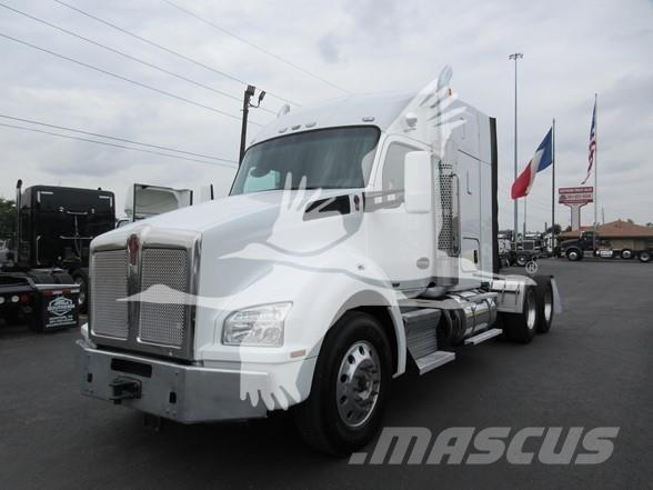Kenworth T880 Тягачі
