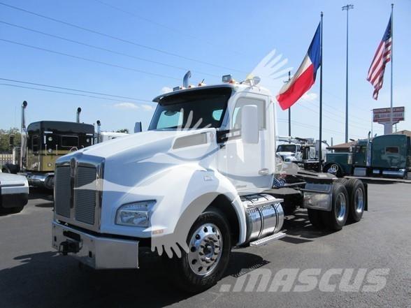 Kenworth T880 Тягачі