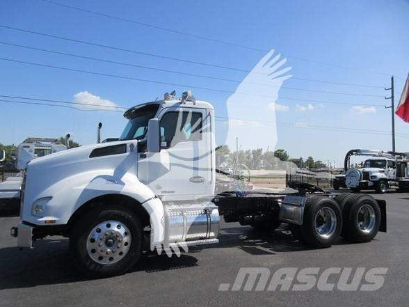 Kenworth T880 Тягачі