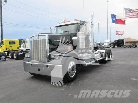 Kenworth W900 Тягачі
