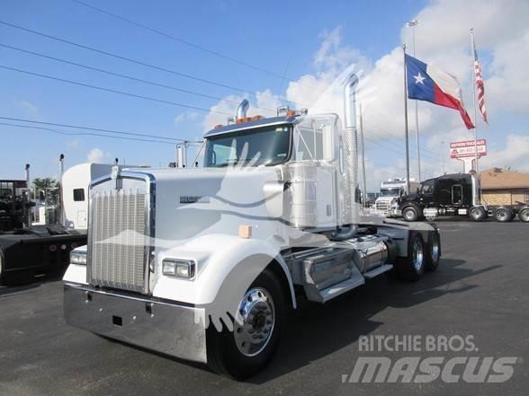 Kenworth W900L Тягачі