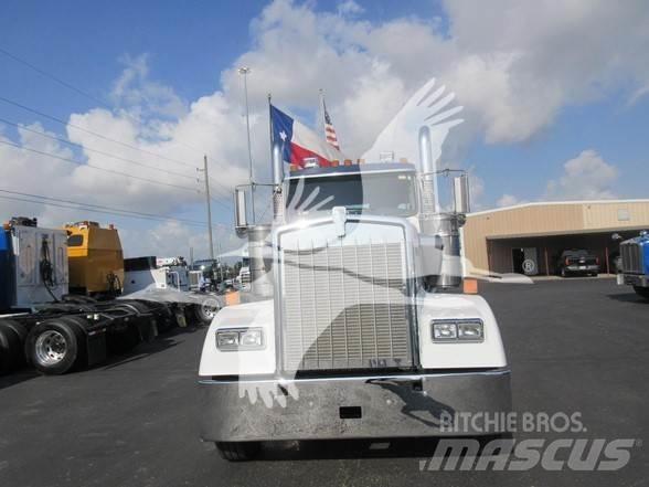 Kenworth W900L Тягачі