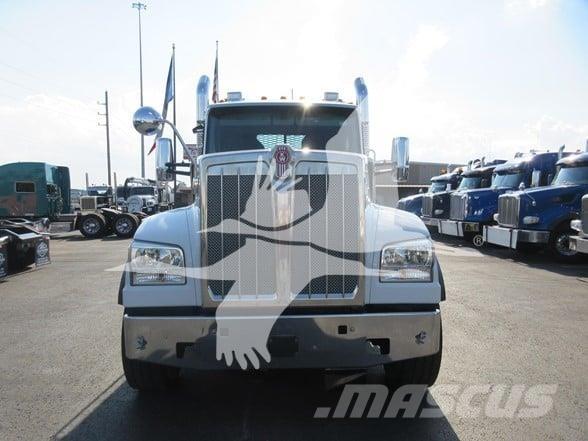 Kenworth W990 Тягачі