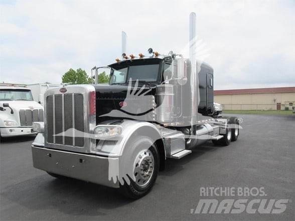 Peterbilt 388 Тягачі