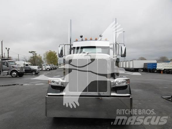 Peterbilt 389 Тягачі