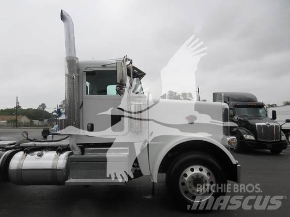 Peterbilt 389 Тягачі