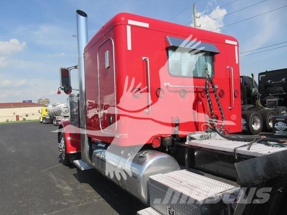 Peterbilt 389 Тягачі