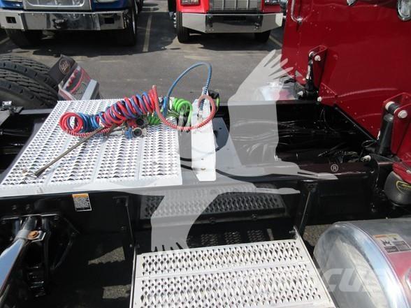 Peterbilt 389 Тягачі