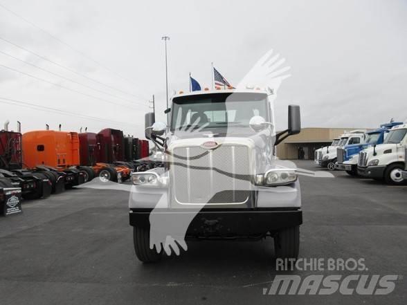 Peterbilt 567 Тягачі