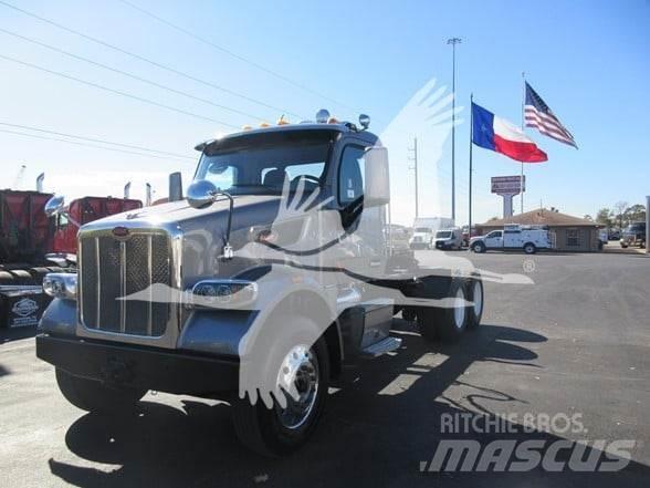 Peterbilt 567 Тягачі