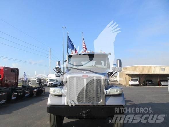 Peterbilt 567 Тягачі