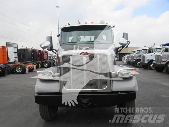 Peterbilt 567 Тягачі